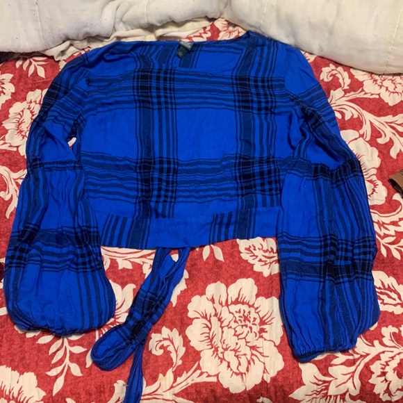 Blue long sleeve crop top from wild fable - Picture 1 of 4